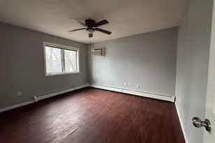 27 Katie Ln, Waterbury, CT 06708 - Photo 9