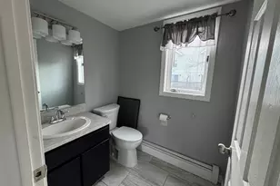 27 Katie Ln, Waterbury, CT 06708 - Photo 5