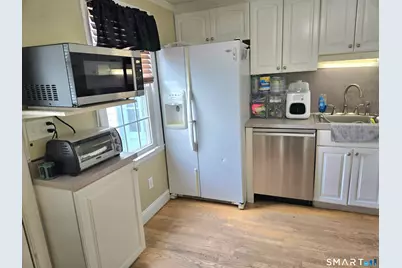 118 Saint Charles Street, West Hartford, CT 06119 - Photo 11