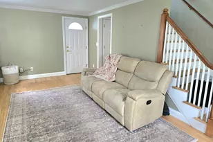 118 St Charles St, West Hartford, CT 06119 - Photo 7