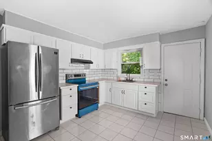 22 Irving Pl, Danbury, CT 06810 - Photo 11