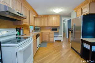 9-11 Winthrop St, Simsbury, CT 06081 - Photo 9