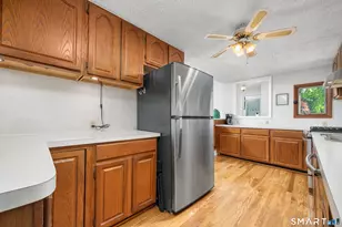 100 Bedford Ave, East Hartford, CT 06118 - Photo 11