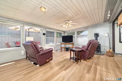 100 Bedford Avenue, East Hartford, CT 06118 - Photo 19
