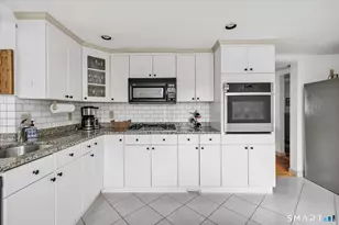 1596 Elm St, Stratford, CT 06615 - Photo 13