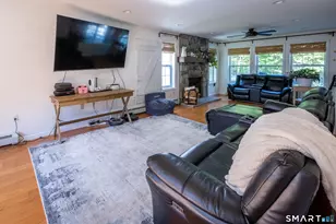 2 Quail Hollow Ct, Beacon Falls, CT 06403 - Photo 11
