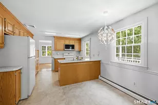 32 Pioneer Dr, Windsor, CT 06095 - Photo 15