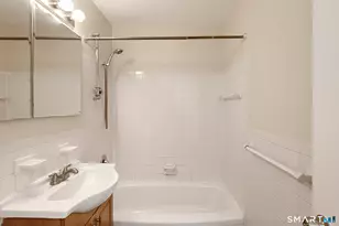 140 Grove St, Stamford, CT 06901 - Photo 11