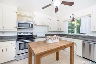 2 Charles St, New London, CT 06320 - Photo 11