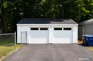 180 Dupont Pl, Bridgeport, CT 06611 - Photo 11