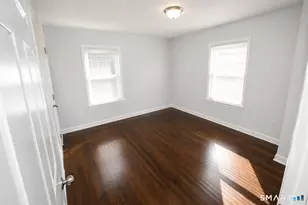 180 Dupont Pl, Bridgeport, CT 06611 - Photo 7