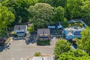 180 Dupont Pl, Bridgeport, CT 06611 - Photo 15