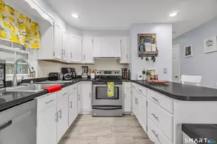 67 Corona Dr, Waterbury, CT 06708 - Photo 13