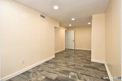 170 Sequoia Road, Bridgeport, CT 06606 - Photo 9