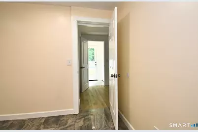 170 Sequoia Road, Bridgeport, CT 06606 - Photo 11