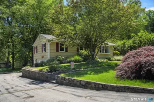 16 Pollys Ln, Montville, CT 06382 - Photo 3