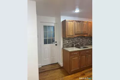 1248 Pembroke Street #first floor, Bridgeport, CT 06608 - Photo 7