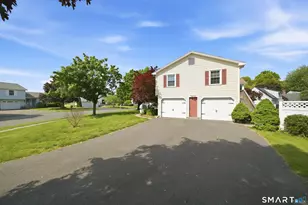 17 Spruceland Rd, Enfield, CT 06082 - Photo 3