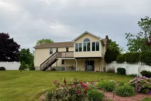 17 Spruceland Rd, Enfield, CT 06082 - Photo 3