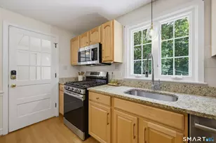 224 Spring St, Manchester, CT 06040 - Photo 11