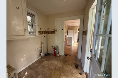 66 Overland Avenue, Bridgeport, CT 06606 - Photo 11