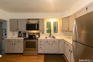 23 Great Neck Rd, Trumbull, CT 06611 - Photo 11