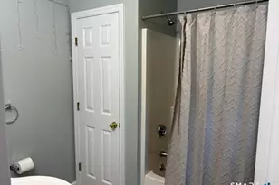33 Beal St, Stamford, CT 06902 - Photo 13