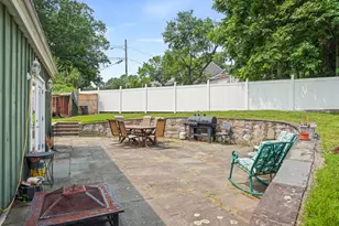 37 Old Barn Rd S, Stamford, CT 06905 - Photo 31
