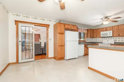 23 Sara Circle, North Haven, CT 06473 - Photo 5