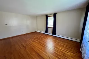 35 Warsaw St, Fairfield, CT 06825 - Photo 3