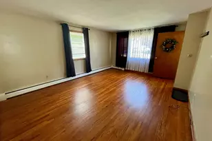 35 Warsaw St, Fairfield, CT 06825 - Photo 5