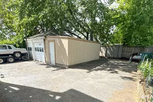 336 Hollister St, Stratford, CT 06615 - Photo 3