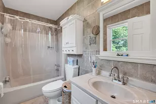 162 Hawthorne Ave, Derby, CT 06418 - Photo 9