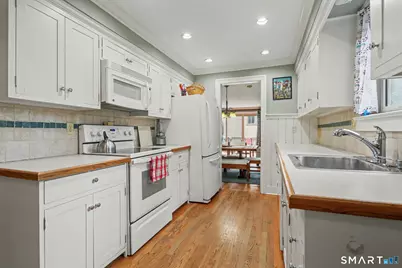 41 Happy Hollow Circle #B, Stratford, CT 06614 - Photo 11