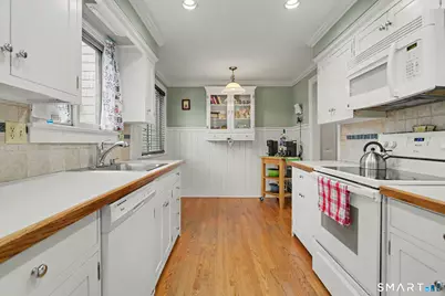 41 Happy Hollow Circle #B, Stratford, CT 06614 - Photo 13
