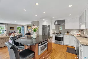 4 Aylesbury Cir, Madison, CT 06443 - Photo 9