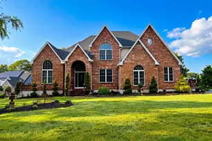29 Copper Beech Dr, Middletown, CT 06457 - Photo 1