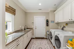 7 Taunton Ln, Newtown, CT 06470 - Photo 5