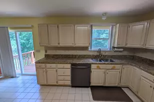 61 Basking Brook Ln, Shelton, CT 06484 - Photo 9