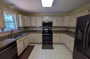 61 Basking Brook Ln, Shelton, CT 06484 - Photo 7