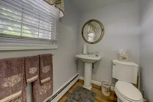 4 Lee Cir, Bloomfield, CT 06002 - Photo 11