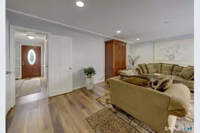 4 Lee Circle, Bloomfield, CT 06002 - Photo 7