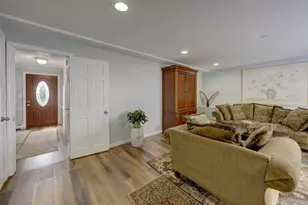 4 Lee Cir, Bloomfield, CT 06002 - Photo 7
