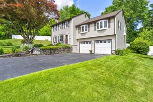 4 Lee Cir, Bloomfield, CT 06002 - Photo 1