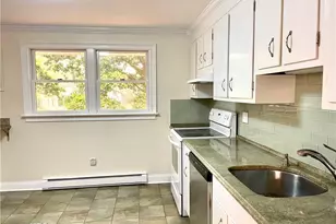 98 Soundview Dr, Stamford, CT 06902 - Photo 11