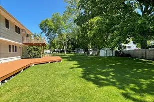98 Soundview Dr, Stamford, CT 06902 - Photo 5