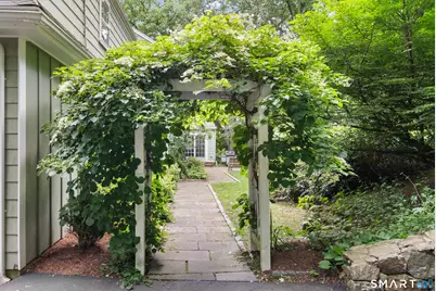 130 Comstock Hill Road, New Canaan, CT 06840 - Photo 27