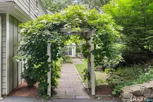 130 Comstock Hill Rd, New Canaan, CT 06840 - Photo 27