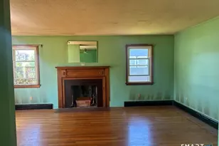 5 Maple Ct, Waterford, CT 06385 - Photo 3
