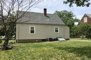 28 Thayer Rd, Hamden, CT 06514 - Photo 3